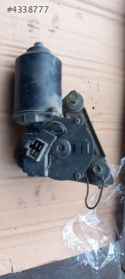 Mazda 323 silecek motoru