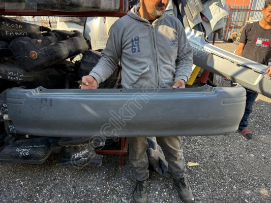 Orjinal Çıkma Toyota Starlet Arka Tampon - 2. El Temiz Ürün