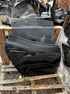 MASERATİ GHİPLİ ARKA SAĞ DOLU KAPI HATASIZ 2013/2022