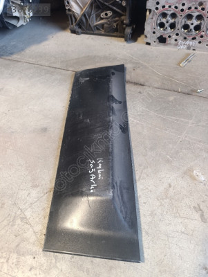Nissan Qashqai sağ arka kapı alt pako