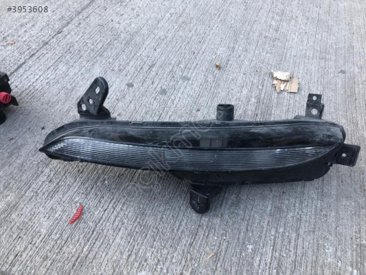 RENAULT MEGANE 4 SAĞ ÖN SİNYAL LAMBASI  261306376R