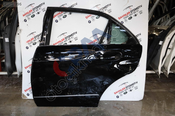 MERCEDES E SERİSİ A212 W212 SOL ARKA KAPI