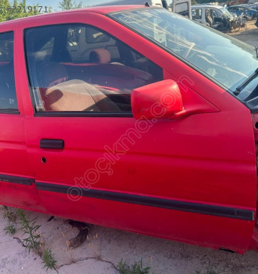 FORD ESCORT SAĞ ÖN KAPI