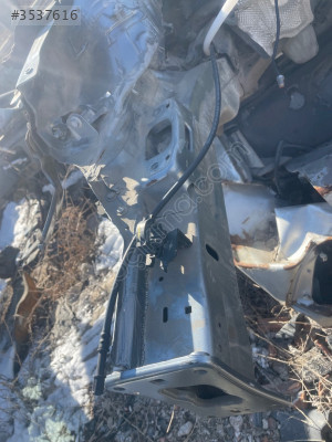 Skoda Kodiaq ön sağ şase ucu