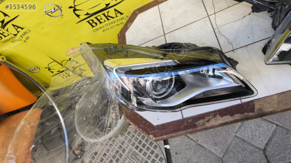OPEL INSİGNİA SAĞ FAR ÇIKMA ORJİNAL YEDEK PARÇA