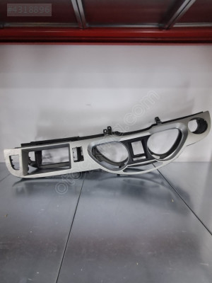 AUDİ A6 GOSTERGE ÇERÇEVESİ