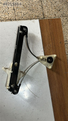 2013-2017 WV POLO SOL ARKA CAM KRİKOSU ORJ ÇIKMA