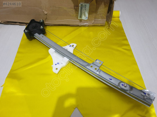 hyundai i20 bayon sag ön cam krikosu sifir orjinal 82404Q0010