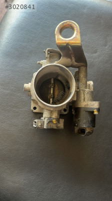 Clio 1.6 8 valf gaz kelebeği