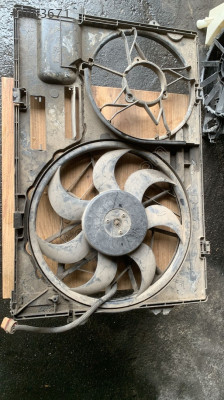7H0121207F orijinal transporter t5 fan davlumbazı ve fan motoru