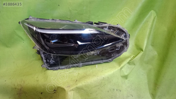 toyota yaris mercekli sağ far
