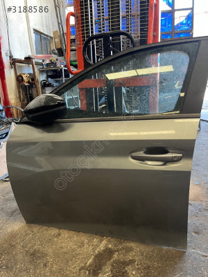 Peugeot 208 çıkma orijinal sol ön kapı