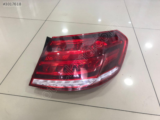 MERCEDES E SERİ W212 MAKYAJLI SAĞ DIŞ STOP 2129060803