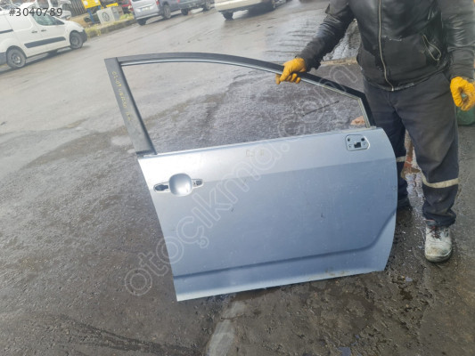 TOYOTA CORONA ÇIKMA ORJİNAL SAĞ ÖN KAPI ÇAVUŞOĞLU TOYOTA