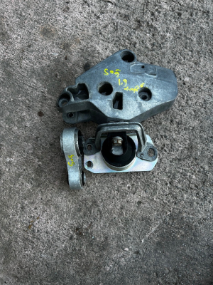 2010 trafic 2 1.9 sağ motor kulağı
