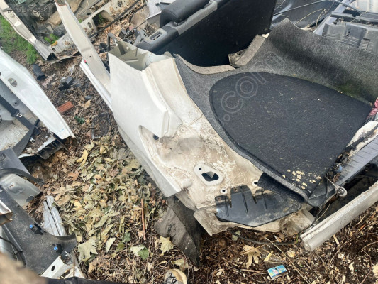 PEUGEOT 308 SOL ARKA ÇAMURLUK