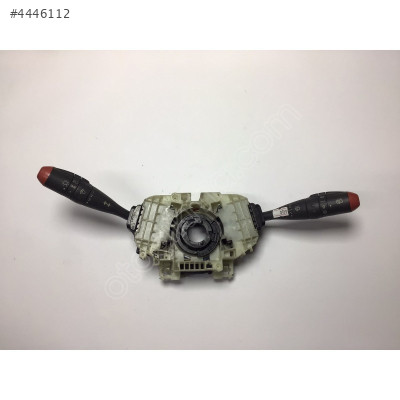 Mitsubishi Colt Sinyal Kolu 8600A237XA