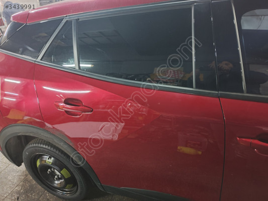 Peugeot 2008 SUV sökme hatasız arka kapı