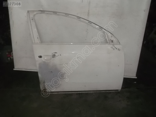 PASSAT B7 ÇIKMA SAĞ ÖN KAPI