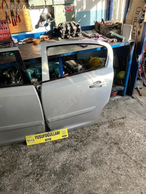 CORSA D ARKA KAPİ SOL BAGAJ CAM KİLİT SİLGİ MOTORU