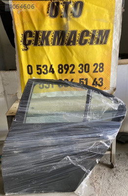 F30 siyah sol arka kapı hatasız