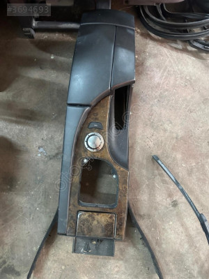 BMW E60 ORTA KONSOL MERT OTO