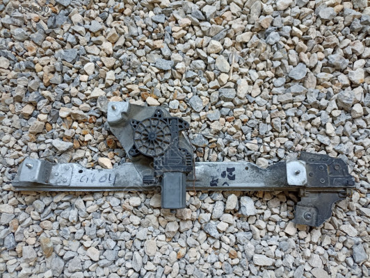Renault Clio 4 sağ ön cam motoru ve kirikosu