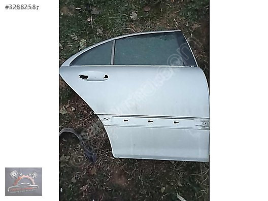 MERCEDES W203 ORJİNAL SAĞ ARKA KAPI ÇIKMA HATASIZ