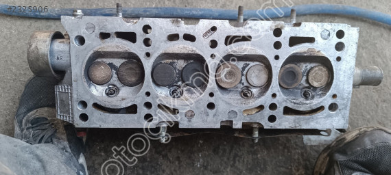 Opel Astra 1.6  üst kapağı