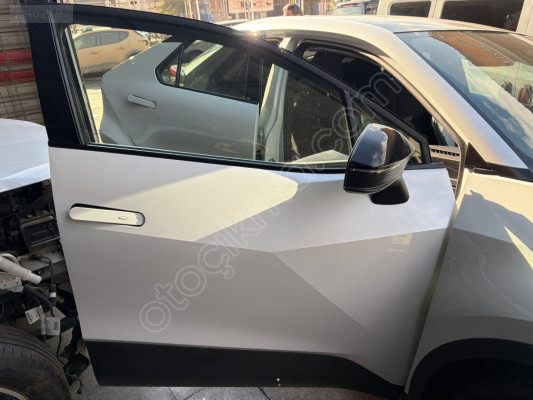 2025 Toyota C-HR 1.8 SAĞ ÖN KAPI