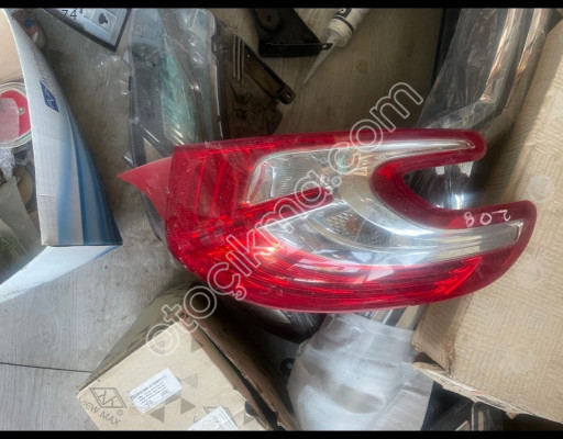 Peugeot 208 sol arka stop lambası