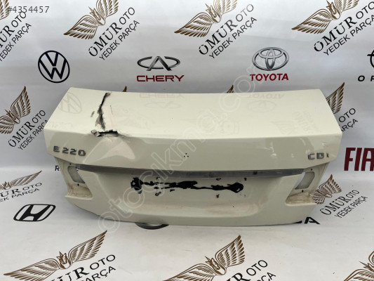 MERCEDES E220 BAGAJ KAPAĞI ORİJİNAL ÇIKMA
