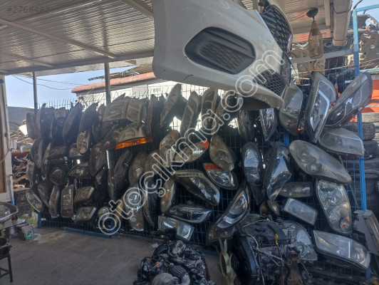 TOYOTA YARİS SAĞ ÖN FAR ORJINAL CIKMA