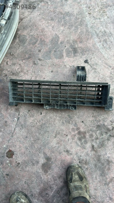 2023 RENAULT KOLEOS ÇIKMA ORJİNAL HAVA YÖNLENDİRME IZGARASI