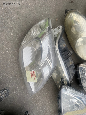 Toyota corolla sağ ön far
