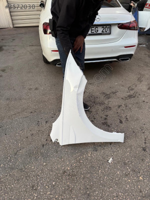 2019/2024 VW POLO BEYAZ SAĞ ÖN ÇAMURLUK ORJINAL GÖÇÜKLÜK