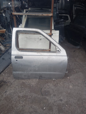 Nıssan skystar sağ ön kapı