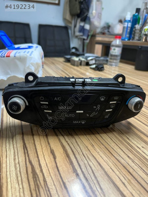 Ford Tourneo Courier İçin Orjinal Çıkma Kontrol Paneli