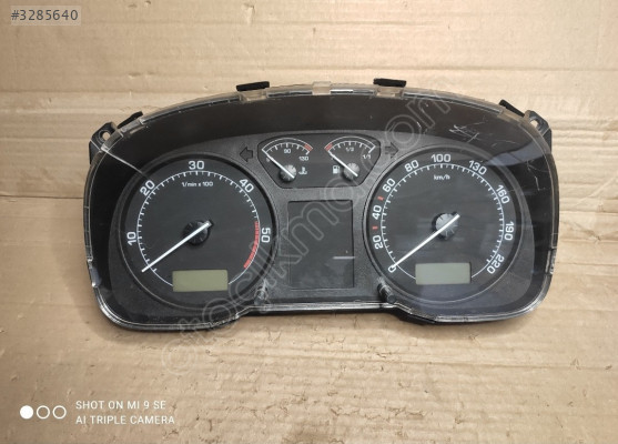 Skoda Octavia gösterge paneli 1U0920811F