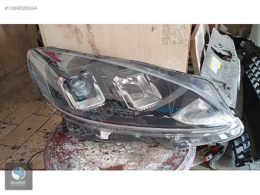 FORD KUGA SAĞ FAR ÇIKMA ORJİNAL