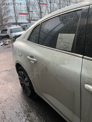 RENAULT MEGANE 4 SAĞ ARKA KAPI BEYAZ SÖKME HATASIZ