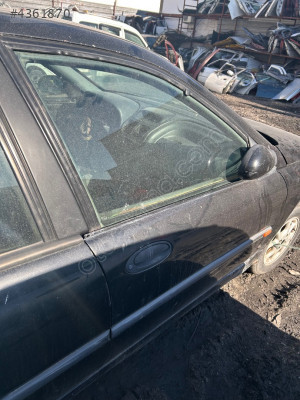 Laguna 1 sağ ön kapı