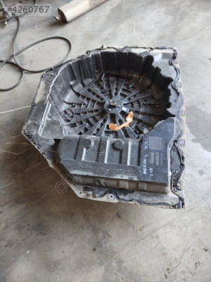 745146426R Megan 4 Arka Bagaj Havuzu