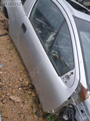 Opel tigra sag on kapi