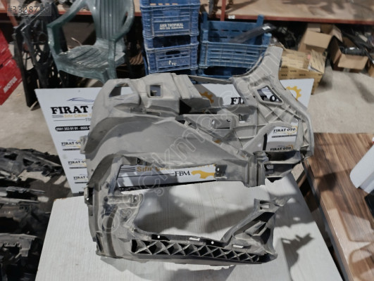 51117954216 BMW X1 F48 ÖN TAMPON SAĞ SİS FAR BRAKETİ