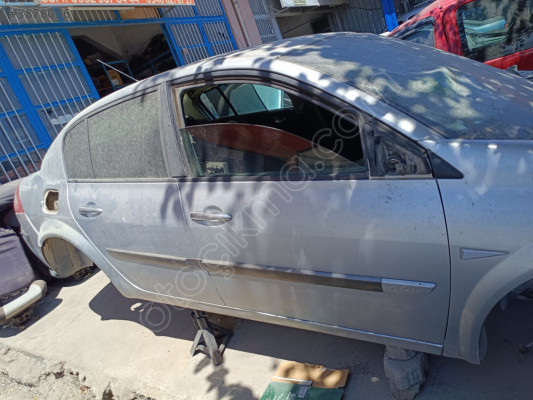 Megane 2 sağ ön kapı