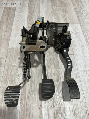 PEUGEOT 301 PETAL TAKİMI ÇIKMA ORJİNAL 9671433780