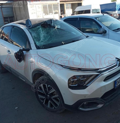 Citreon c4 X sağ ön far bütün parçaları mevcut