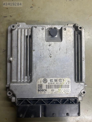 03C 906 032 P 0261 201 771 VW GOLF MOTOR BEYNİ