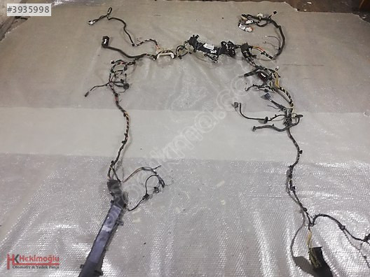 FORD FOCUS 3 -3.5 F1FT-14014-DPD KABİN İÇİ TESİSAT SİGORTA KUTUS